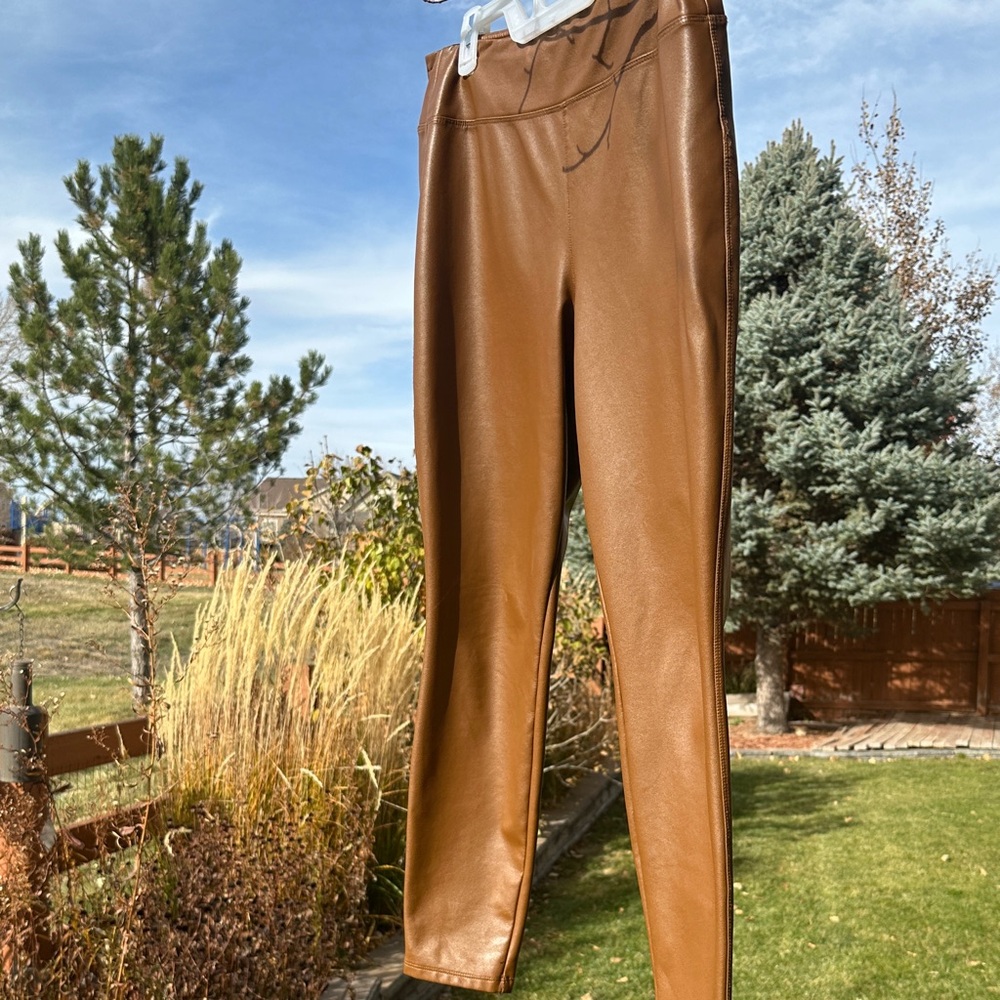 Faux Leather Leggings [brown]